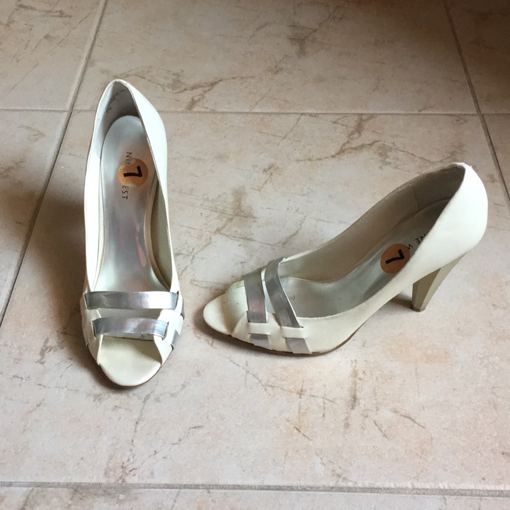 Nine West Ivory & Silver Peep Toe Heel